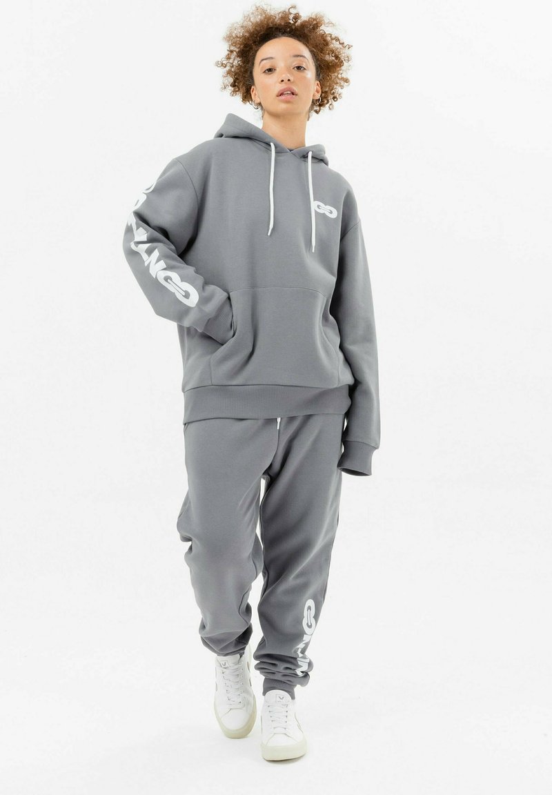 Herren Trainingsanzüge | Hype CONTINU8 CONTINU21022 Jogginghose grey/grau - ZE79762 Herren Trainingsanzüge | Hype CONTINU8 CONTINU21022 Jogginghose grey/grau - ZE79762