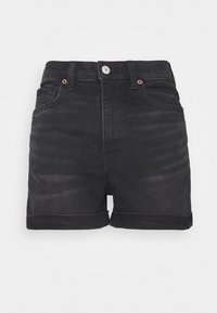 Shorts de mezclilla negra con dobladillos doblados, bolsillos frontales, pasadores para cinturón y cierre de botón sobre un fondo blanco.