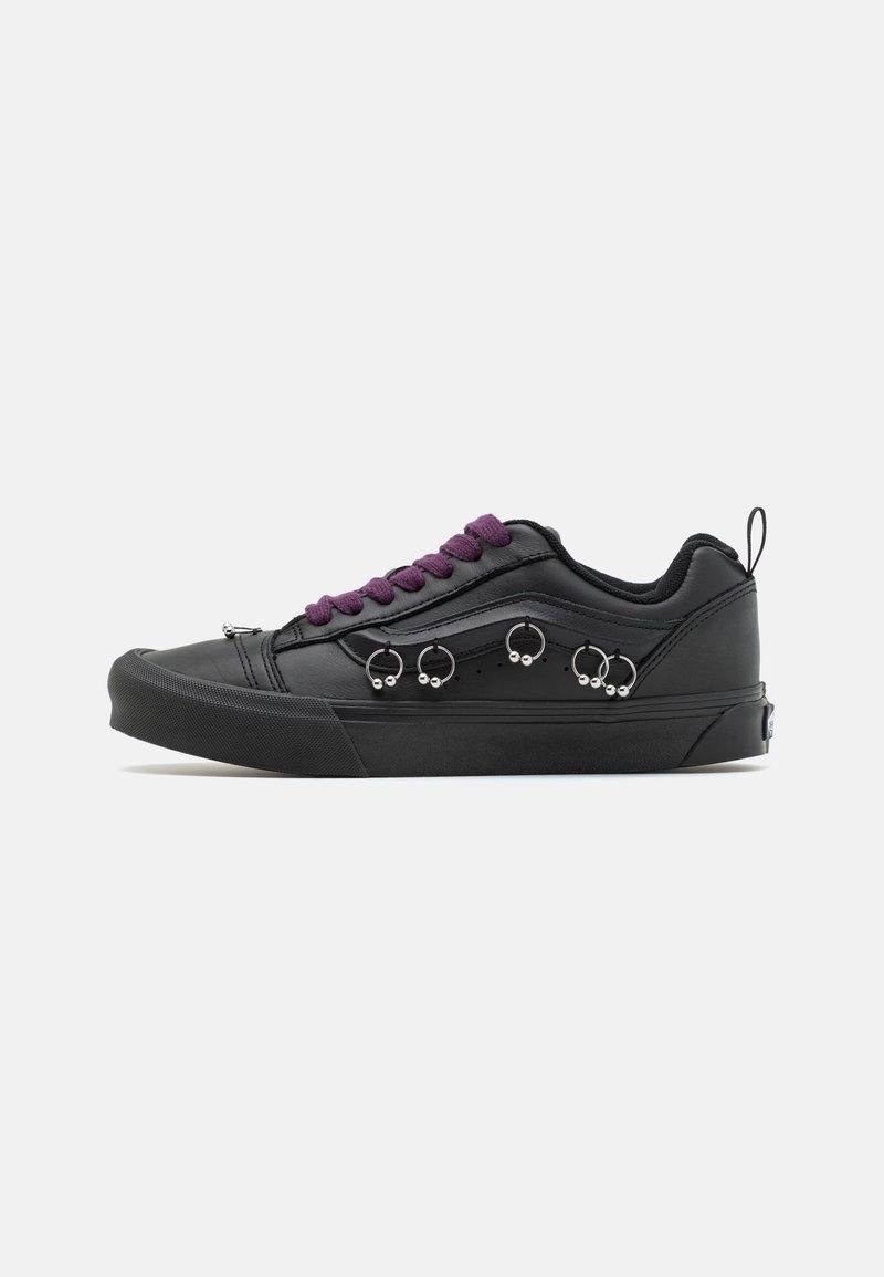 Vans - KNU SKOOL UNISEX - Gördeszkacipők - black, Nagyítás