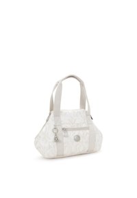 Borsa in tessuto bianco con motivo floreale, due manici corti, tasca laterale con zip, accessori in argento e un ciondolo decorativo attaccato.