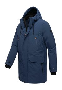Mornarice plava vodootporna parka s kapuljačom, dva prednja džepa i zip zatvaračem na prsima. Ima crne manžetne i zatvaranje na zip.