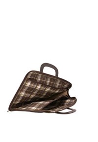Bruine leren tas met twee handvatten, voorzien van een interieur met ruitenvoering in bruine, crèmekleurige en gele tinten. Bevat meerdere vakken.