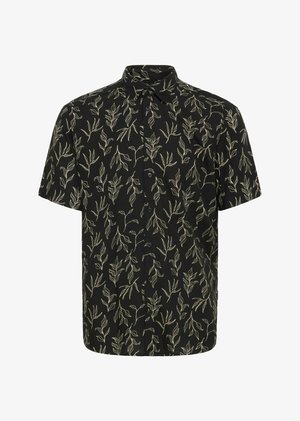 Chemise noire à manches courtes avec un motif de feuilles en crème. Fabriquée en tissu léger, elle possède un col traditionnel et une fermeture à boutons sur le devant.