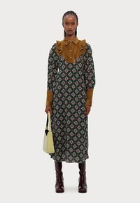 WEEKEND MaxMara LUCY HALE PIANOSA - Maxi šaty - cammello