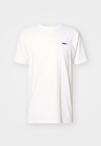 Hvit bomulls T-skjorte med korte ermer, rund hals og svart "OBEY" logo brodert på venstre bryst. Myk tekstur; normal passform.