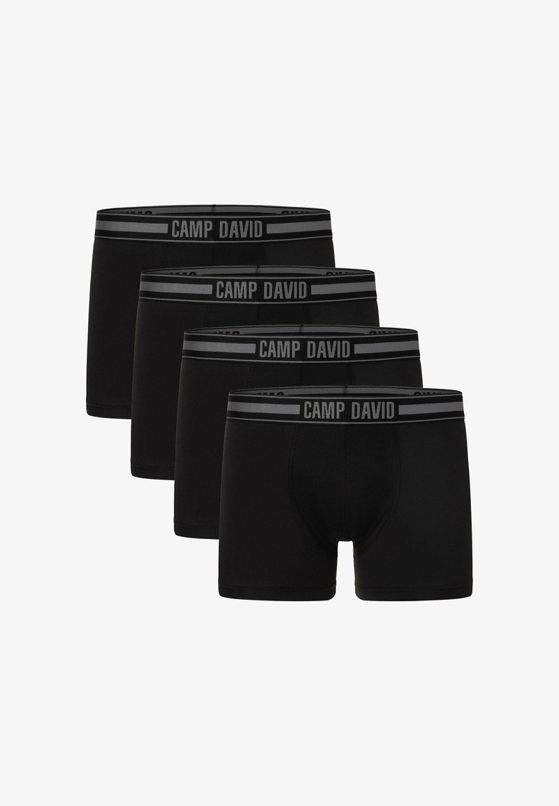 Boxer in cotone nero, confezione da quattro. Presentano una cintura elastica con il marchio "CAMP DAVID" in grigio. Texture liscia, design aderente.