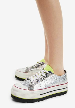Baskets basses - multi-coloured
