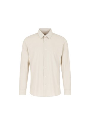 Camicia beige a maniche lunghe con colletto classico e sette bottoni frontali, esposta su uno sfondo bianco.