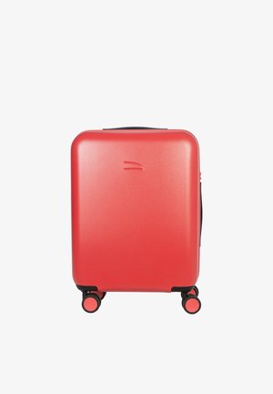 Valise rigide rouge avec quatre roues pivotantes et une poignée supérieure, vue de face sur fond blanc.