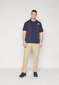 Patagonia QUANDARY PANTS - Szabadtéri nadrágok - classic tan