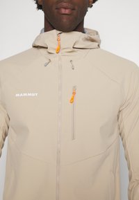 Mammut ULTIMATE COMFORT SO HOODED - Softshelljakke - savannah