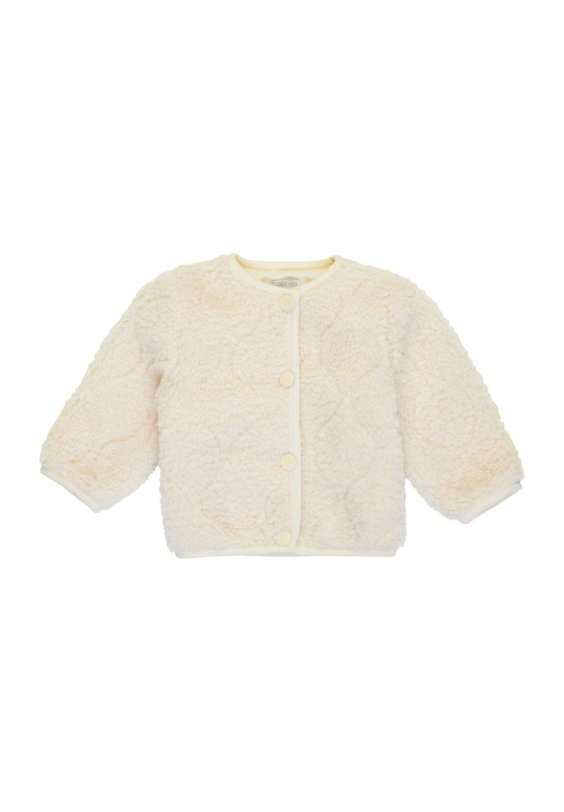 Crème-kleurige babyjas van pluche materiaal, met een ronde halslijn, lange mouwen en knoopsluitingen aan de voorkant.