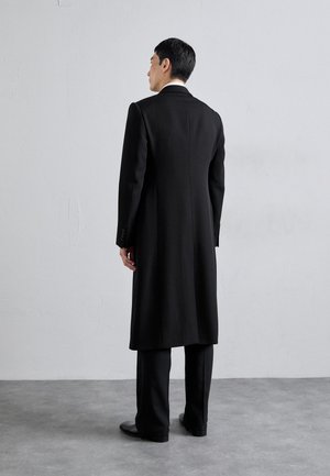 Pořadí 15: Emporio Armani - COAT - Klasický kabát