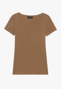 Brown t-shirt with a scoop neckline and short sleeves. Made of soft fabric with smooth texture, featuring a tag at the neck.