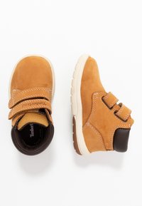 Timberland - TODDLE TRACKS BOOT - Čevlji za dojenčke - wheat Miniaturna slika 1