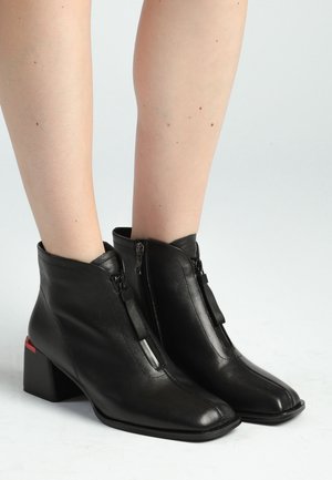 Cesare Gaspari, Boots à talons - black