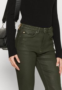 Scotch & Soda HIGH FIVE COATED COLOURS - Slim fit jeans - dark green