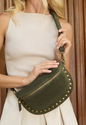 Gusti Leder, SHOULDER BAG TATJANA - Ülerinna-kott - grün