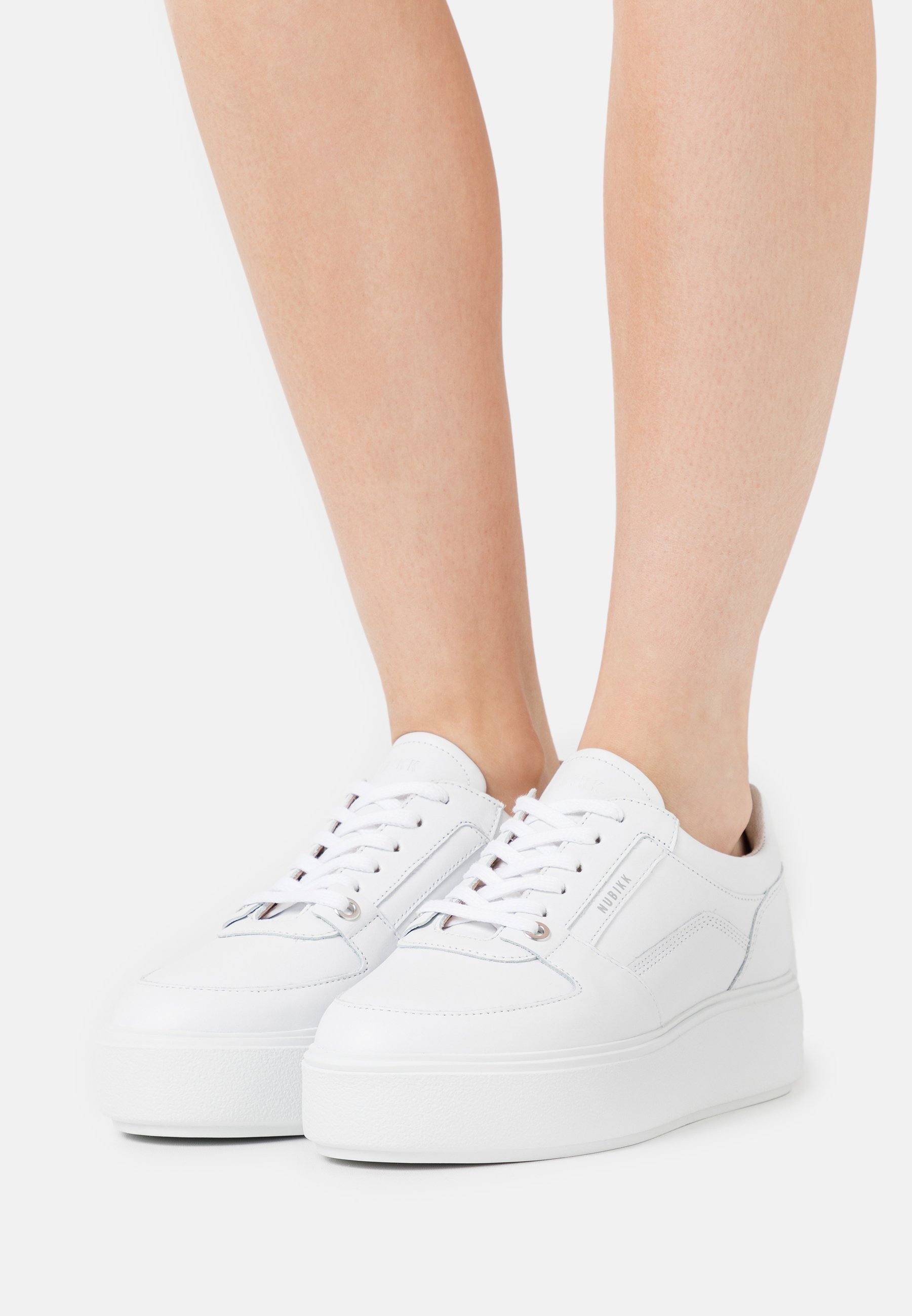 NUBIKK® Elise Bloom | Multi Witte Sneakers | Officiële webshop