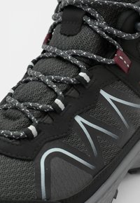 Columbia PEAKFREAK RUSH - Hikingschuh - dark grey/deep madeira