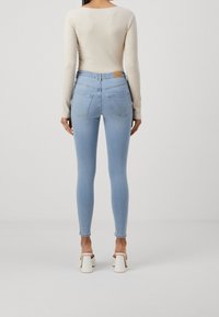Gina Tricot Vaqueros pitillo - blue