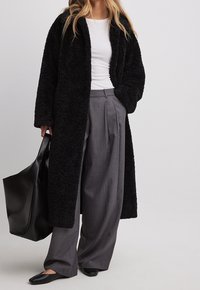 NA-KD Vinterfrakke - black