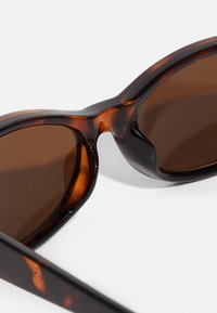 Le Specs DONT CHA UNISEX - Sončna očala - brown