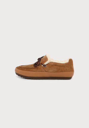 UGG, QUILL SLIP ON - Slip-ons - chestnut
