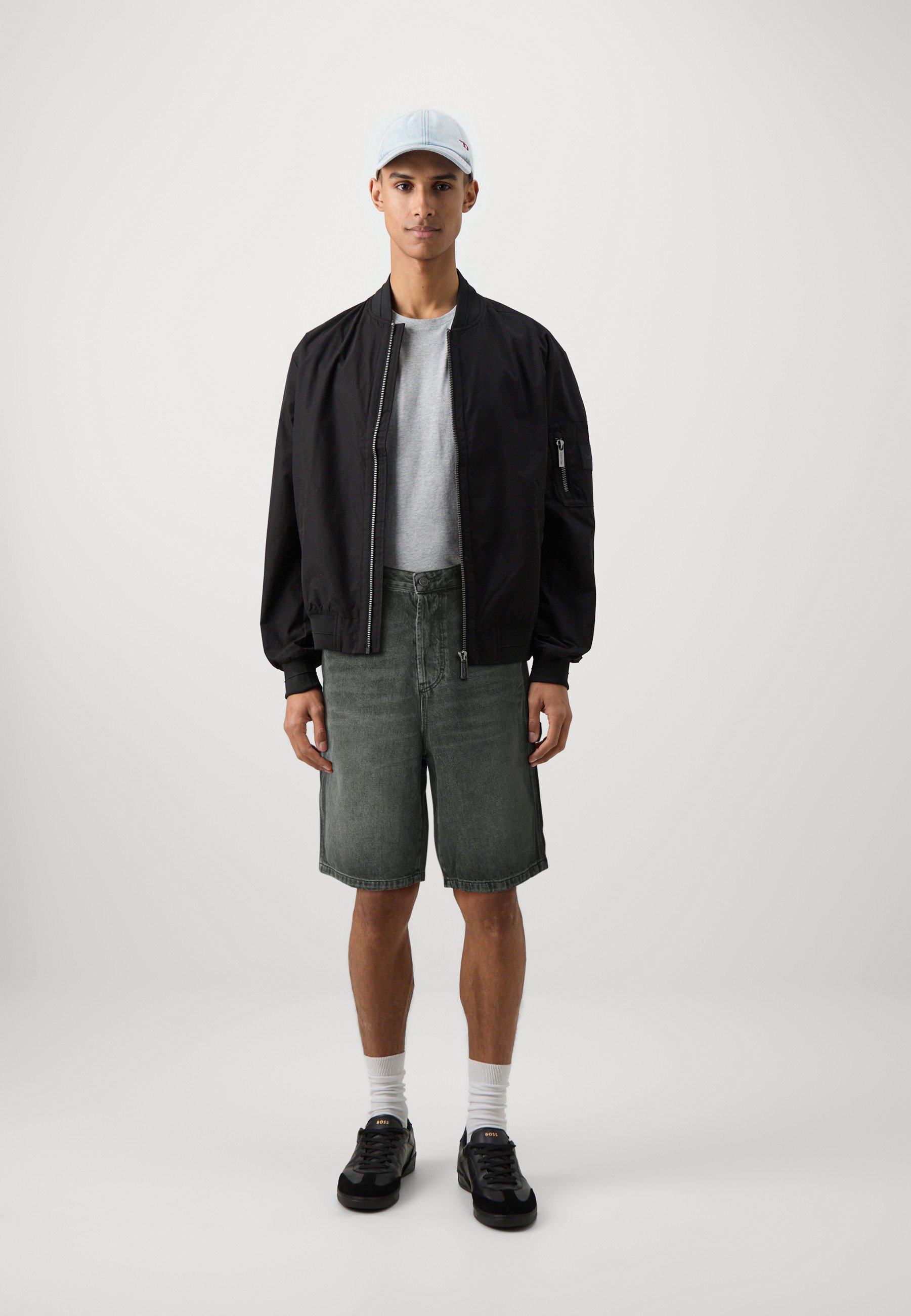 D-LIVERY-SHORT Denim utility shorts with dusty wash｜ブルー