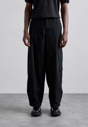 WASHED TECHNICAL - Pantalones cargo - black