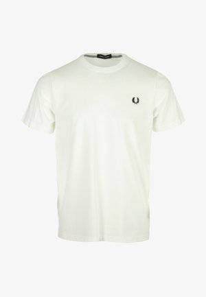 Camiseta blanca de manga corta con cuello redondo y un pequeño logo negro de corona de laurel en el pecho izquierdo.