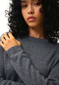 Authentic Cashmere ECRIN - Strickpullover - mottled anthracite