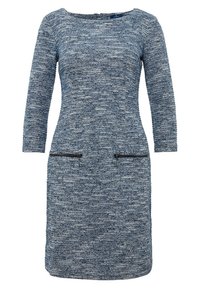 Modré pletené šaty s texturovaným vzorem, tříčtvrteční rukávy a dvěma předními kapsami na zip. Kulatý výstřih a přiléhavá silueta.