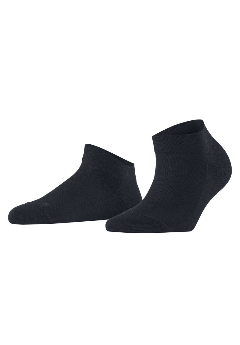 Schwarze Knöchelsocken mit glatter Textur und geripptem Bündchen, ausgelegt für Komfort und einen sicheren Sitz, mit verstärkten Zehen- und Fersenbereichen.