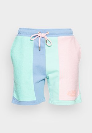 Fargerike treningsshorts med teksturert mintgrønn, pastellrosa og blå paneler. Elastisk midje med snor, logodetalj.