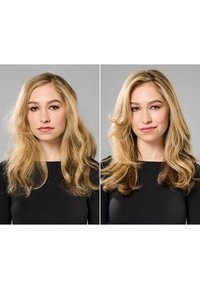 Voor-en-na vergelijking van golvend, frizzy blond haar aan de linkerzijde, soepel, steil haar aan de rechterzijde; beide secties omzoomd door een zwarte top.