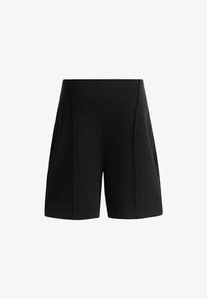 Shorts neri su misura con un design strutturato, tessuto testurizzato e pieghe frontali per un tocco in più. Lunghezza fino alla coscia con finitura pulita.
