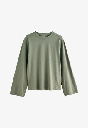 Dlhý rukáv olivovo zelená bavlnená košeľa s okrúhlym výstrihom, zobrazená na bielom pozadí.