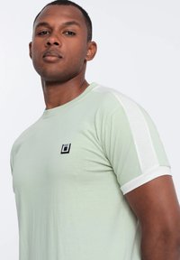Ombre WITH CONTRASTING - T-shirt basic - llight mint