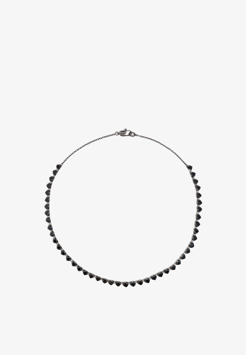 Collar de cristal negro sobre una delicada cadena metálica, con motivos en forma de triángulo en una disposición graduada. Cierre de pinza seguro.