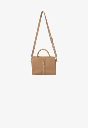 Beige Lederhandtasche mit einer strukturierten rechteckigen Form, doppelten Griffen, abnehmbarem Schultergurt und goldfarbenen Beschlägen. Reißverschlussdetail.