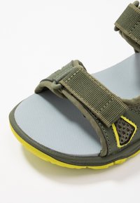Jack Wolfskin TARACO BEACH UNISEX - Sandálias de caminhada - khaki/lime