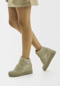 Bershka - Snørestøvletter - sand Miniaturebillede 1