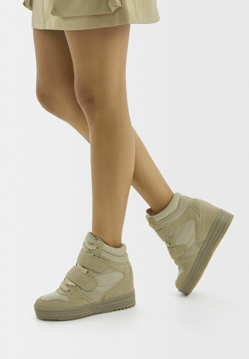 Bershka - Snørestøvletter - sand, Forstør