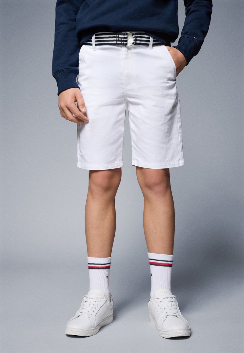 Tommy Hilfiger - BELTED  - Shorts - white, Ampliar