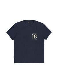 Marineblauw katoenen t-shirt met korte mouwen, ronde halslijn en een grafische print aan de voorkant met de tekst "BUTCHER 18 OF BLUE" in crème kleur.