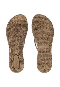 Hnědé tkané žabky s třpytivými hnědými popruhy, zobrazené z vrchu a s texturovanou podrážkou, na které jsou uvedeny detaily značky a velikosti.