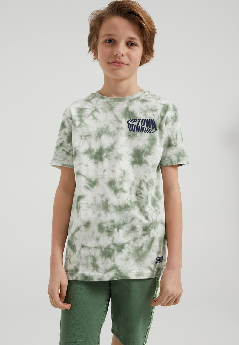 Kinder T-Shirts | WE Fashion T-SHIRT TIEDYE T-Shirt print green/grün - CQ24358 Kinder T-Shirts | WE Fashion T-SHIRT TIEDYE T-Shirt print green/grün - CQ24358
