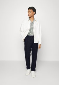 Marc O'Polo PLEATS - Broek - dark navy