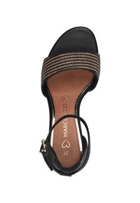 Schwarze Ledersandale mit einem gewebten, goldakzentuierten Riemen, offener Zehenbereich und einem verstellbaren Knöchelriemen. Innensohle in Naturfarbe. Größe 37.